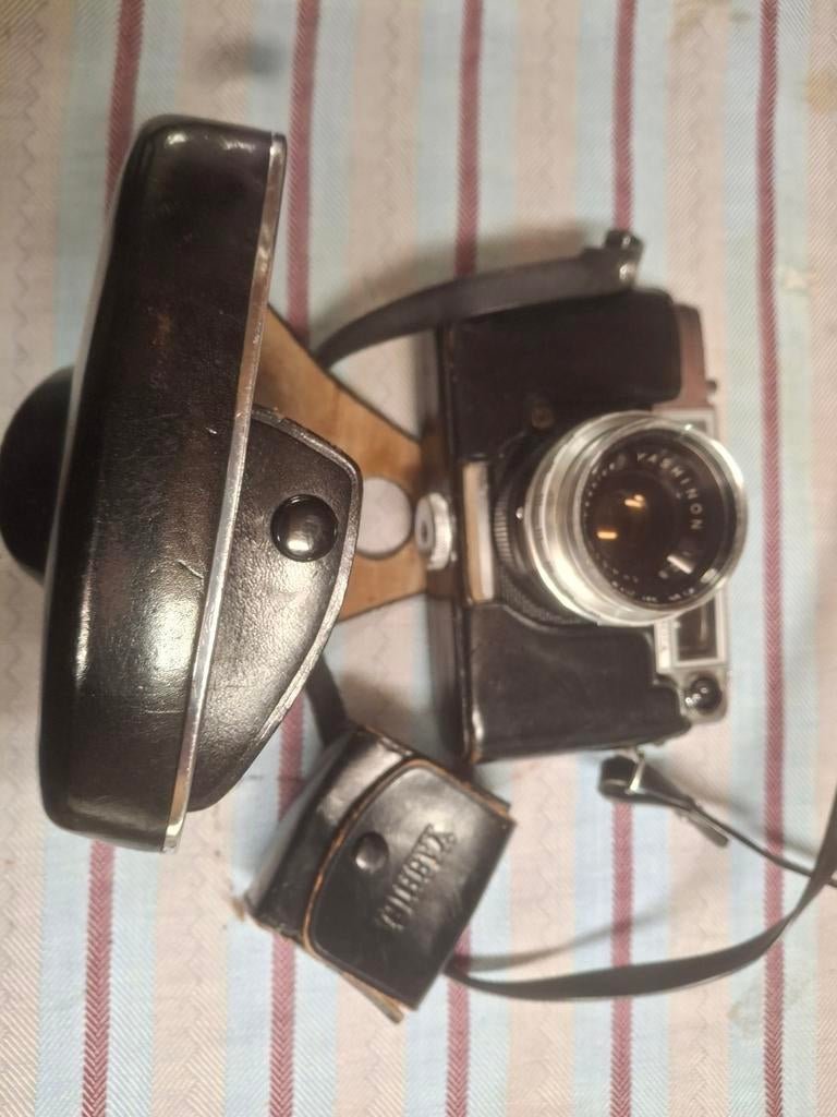 Vintage Yashica Minister D-camera, Ophalen