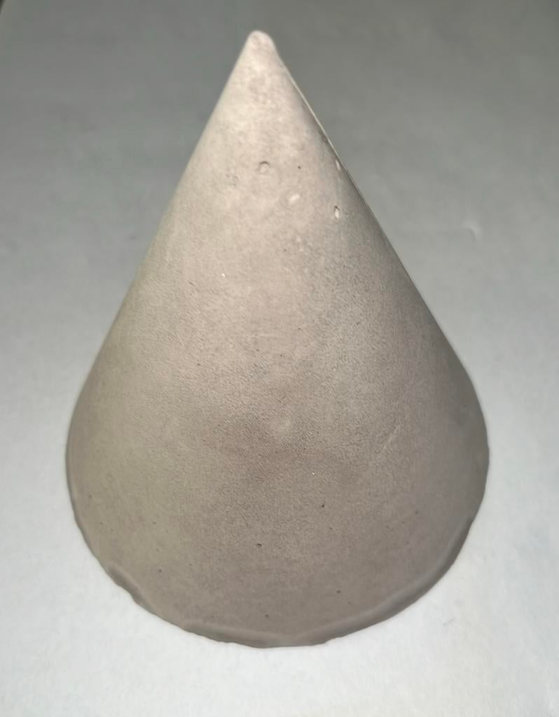 Gegoten Kegel(fijn cement) - 644gram - 104mm x 120mm, Huis en Inrichting, Woonaccessoires | Zuilen en Pilaren, Zo goed als nieuw
