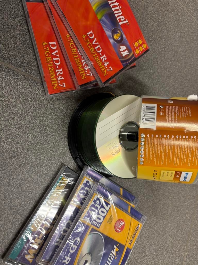 Lege Cd en Dvd disc en bijhordende doosjes, Computers en Software, Ophalen of Verzenden