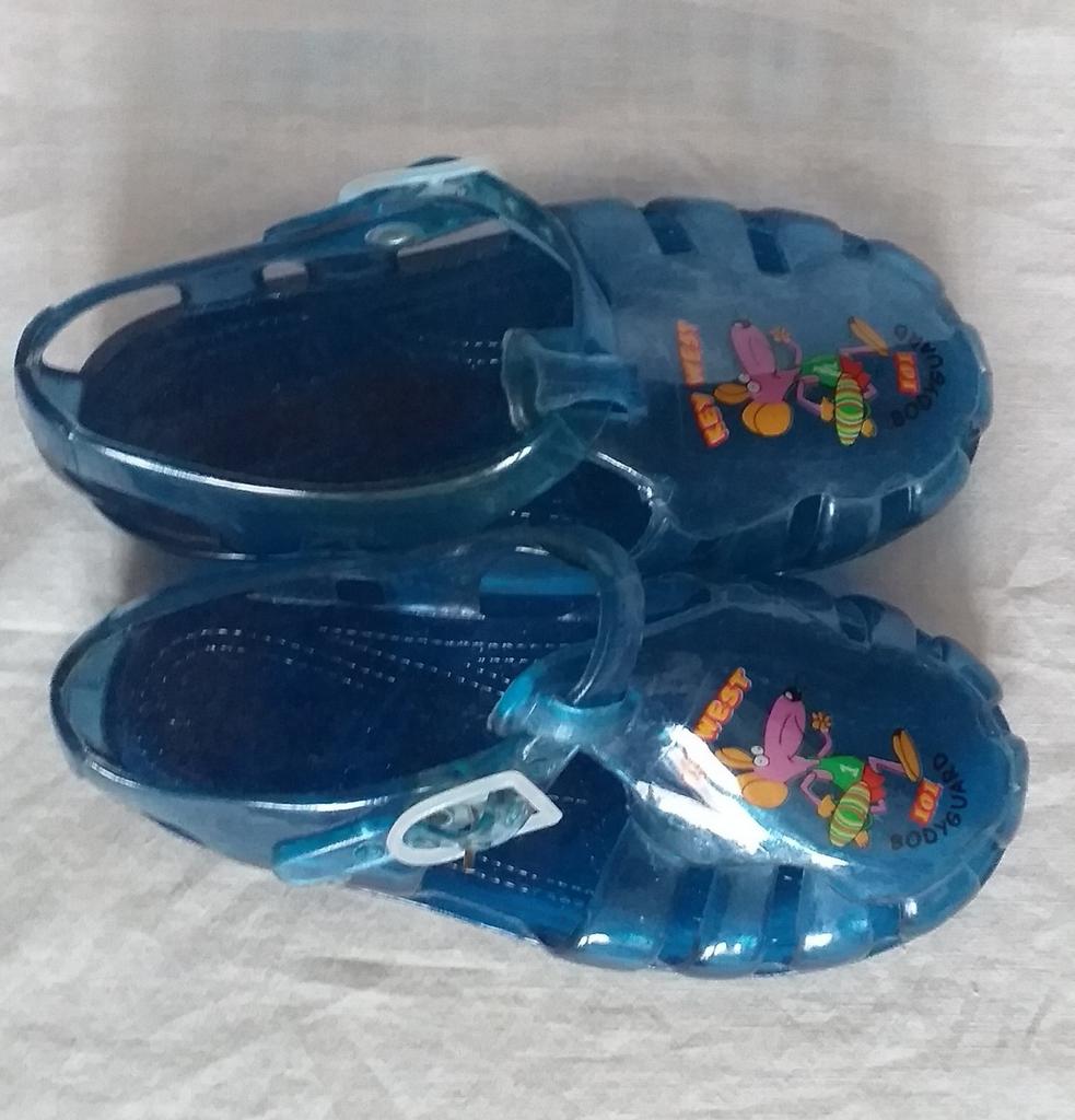 plastic sandalen 22/23, Ophalen of Verzenden, Gebruikt
