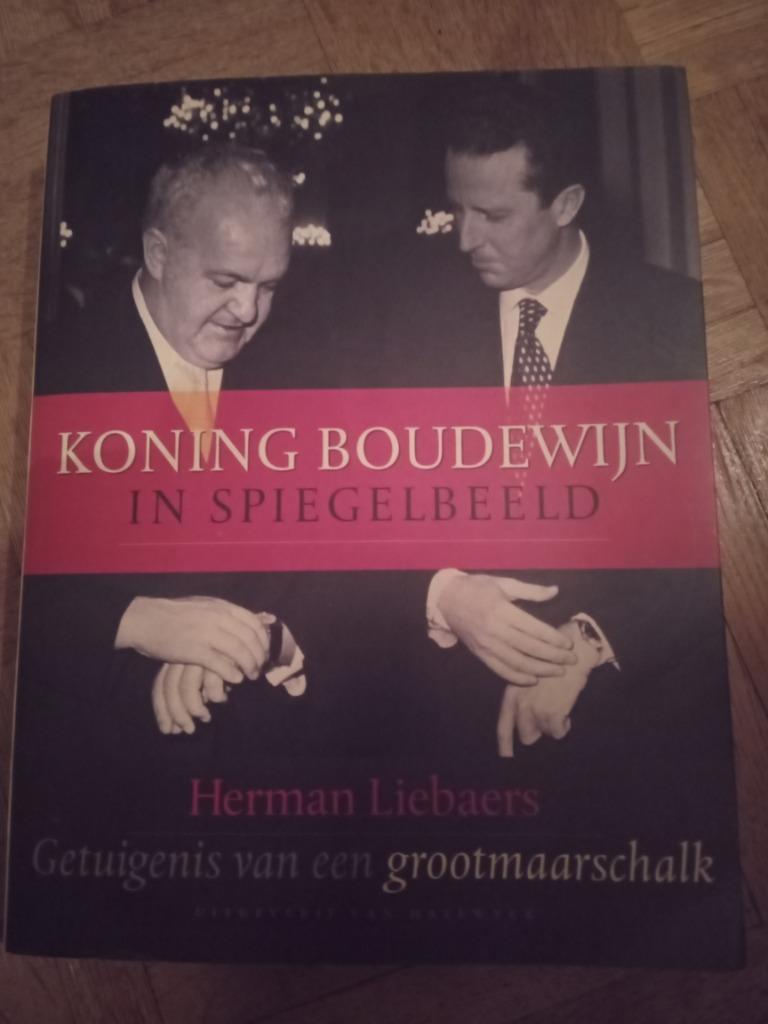 Boek koning boudewijn in spiegelbeeld Herman liebaers, Boeken, Ophalen of Verzenden, Herman liebaers