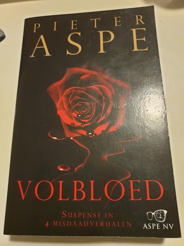 Pieter Aspe - VOLBLOED. . editie 2022     4 MISDAADVERHALEN, Ophalen of Verzenden, Zo goed als nieuw, Pieter Aspe