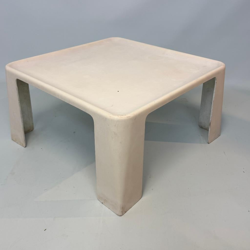 Table basse attribuée à B&B Italia, Jardin & Terrasse, Ensembles de jardin, Utilisé, Salons de jardin, Autres matériaux, 2 places