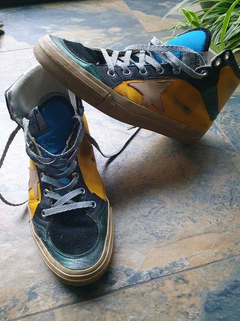 Golden goose sneakers mt 40, Kleding | Dames, Schoenen, Ophalen of Verzenden, Sneakers