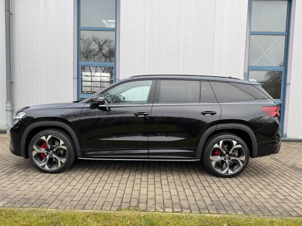 NEW KODIAQ RS 265PK 4X4 HEAD/360/20/DCC/TREKH/NAV/SAFEXL-24%, Automaat, Alcantara, Zwart, 5 zetels