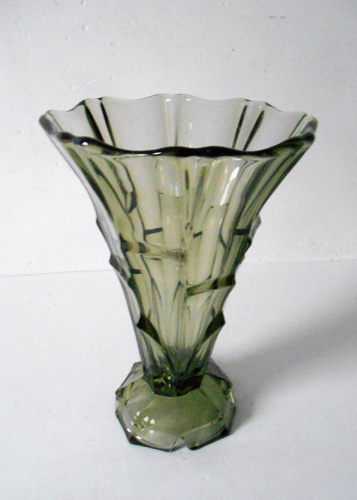 Art Deco vaas in geperst glas, Ophalen of Verzenden