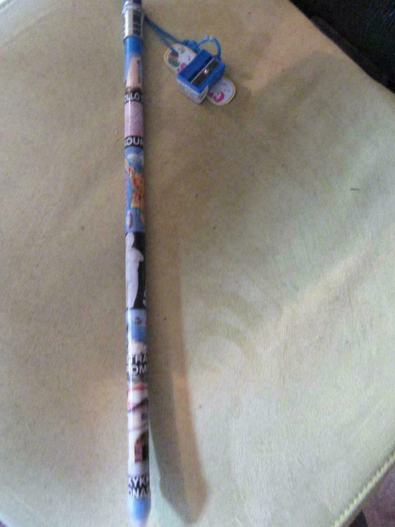 gros crayon souvenir de Chypre neuf avec taille crayon, Enlèvement, Neuf