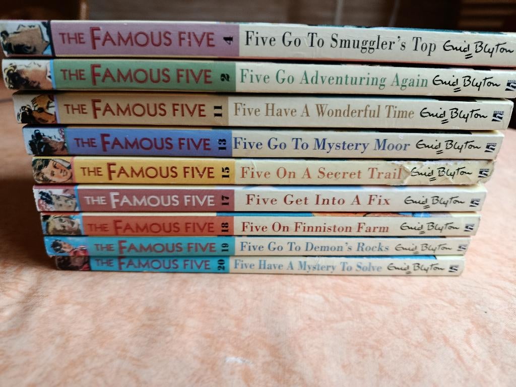 9 Engelstalige jeugdboeken - The Famous Five, Gelezen, Ophalen of Verzenden, Fictie, Enid Blyton