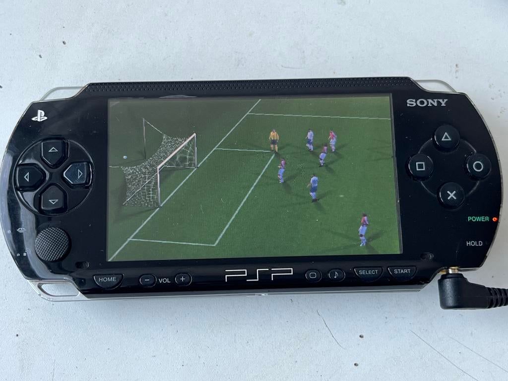 Sony PSP 1004 Noire - Collector - Custom Firmware 6.61 PRO-C, Consoles de jeu & Jeux vidéo, Consoles de jeu | Sony PSP, Enlèvement ou Envoi