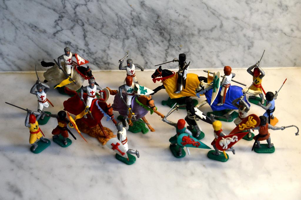Lot de figurines chevaliers et fantassins du moyen-âge, Collections, Enlèvement ou Envoi, Neuf, Humain