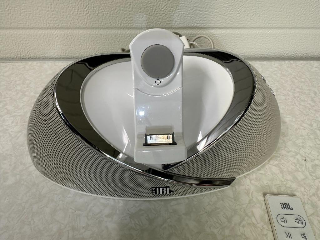 JBL OnBeat Speaker dockstation voor  IPhone / IPad/ IPod, Ophalen, Zo goed als nieuw, JBL