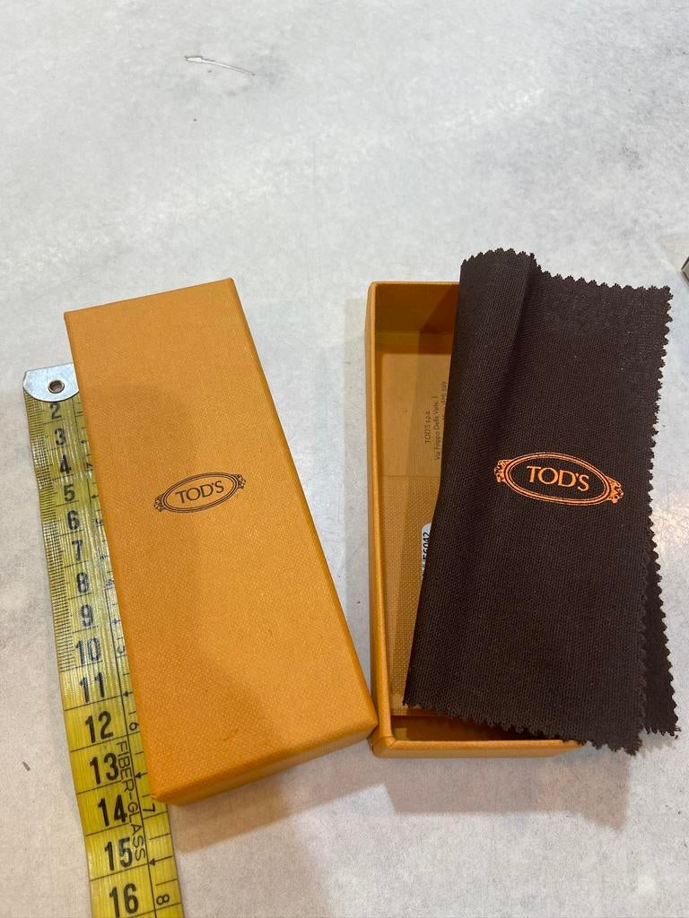 Tod’s doosje 14cm op 5cm met doekje, Ophalen of Verzenden, Zo goed als nieuw, Cadeaudoos