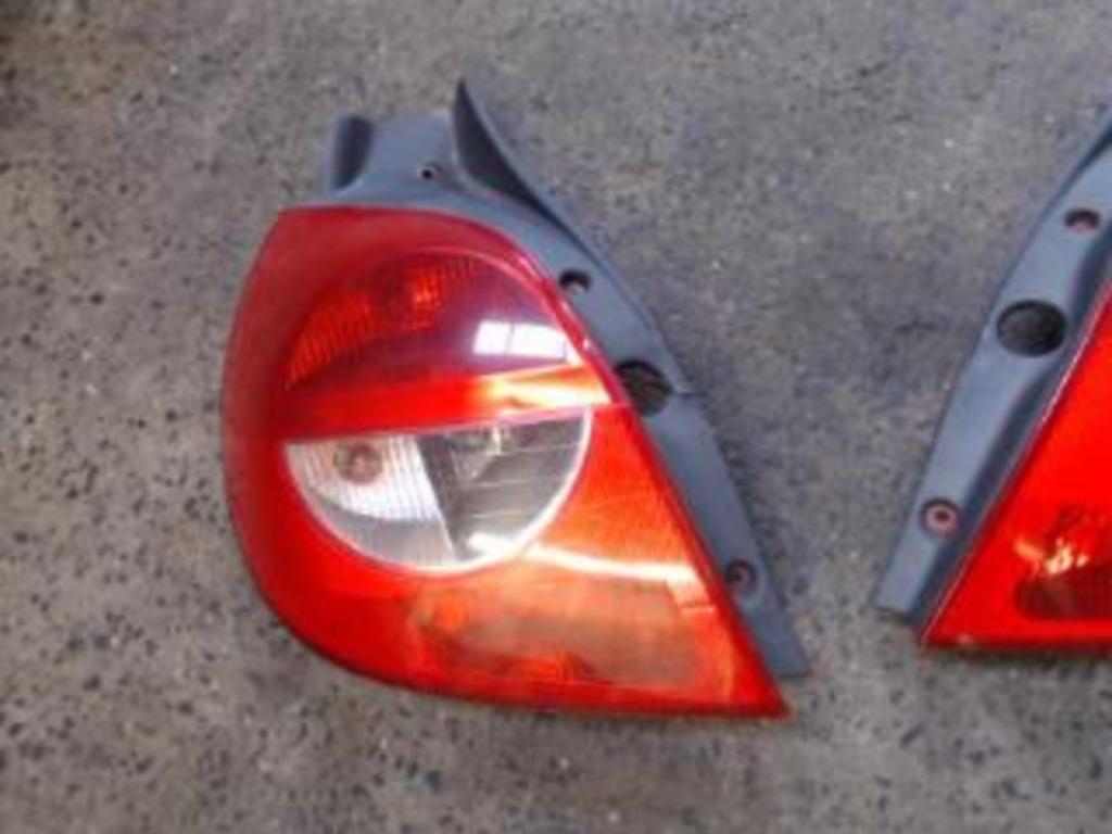 Optique avant gauche Renault Clio 3 2005-2009 LP/13983, Autos : Pièces & Accessoires, Enlèvement ou Envoi, Utilisé, Renault