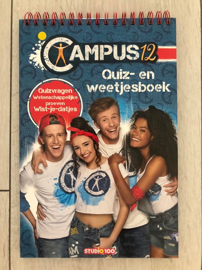 Campus 12 - Quiz- en weetjesboek - Studio 100, Livres, Livres pour enfants | Jeunesse | Moins de 10 ans, Comme neuf, Enlèvement ou Envoi