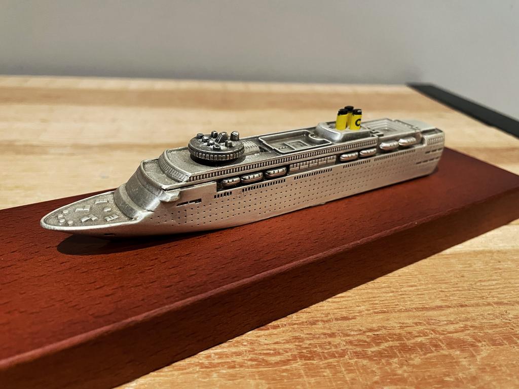 Cruiseschip “Costa neoClassica”, Hobby en Vrije tijd, Modelbouw | Boten en Schepen, Ophalen of Verzenden, Zo goed als nieuw