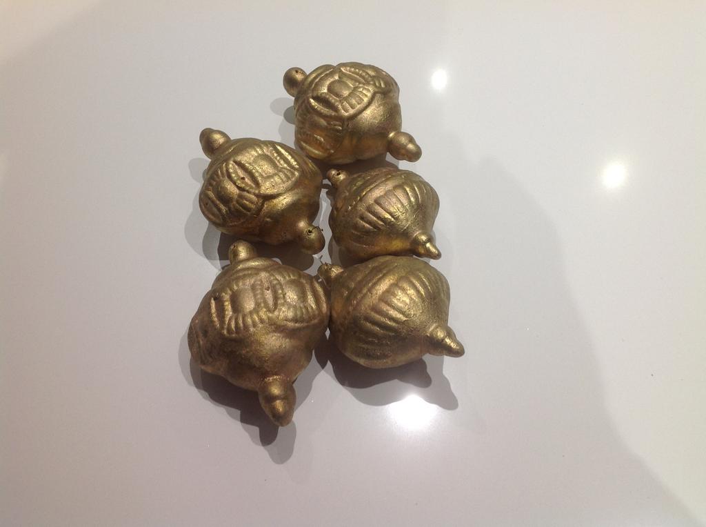 5 gouden ornamenten aardewerk, Ophalen of Verzenden, Zo goed als nieuw