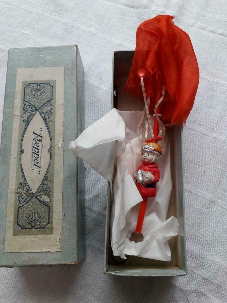 vintage japanse speelgoed paratrooper met parachute, Ophalen of Verzenden