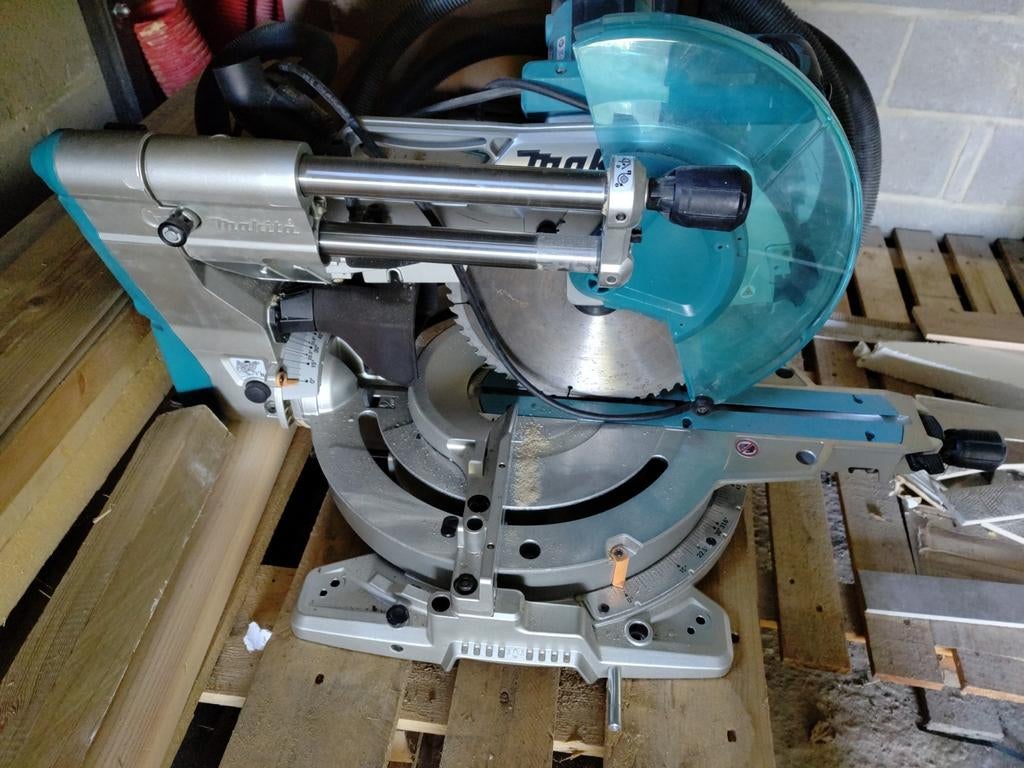 Makita scie, Enlèvement, Comme neuf