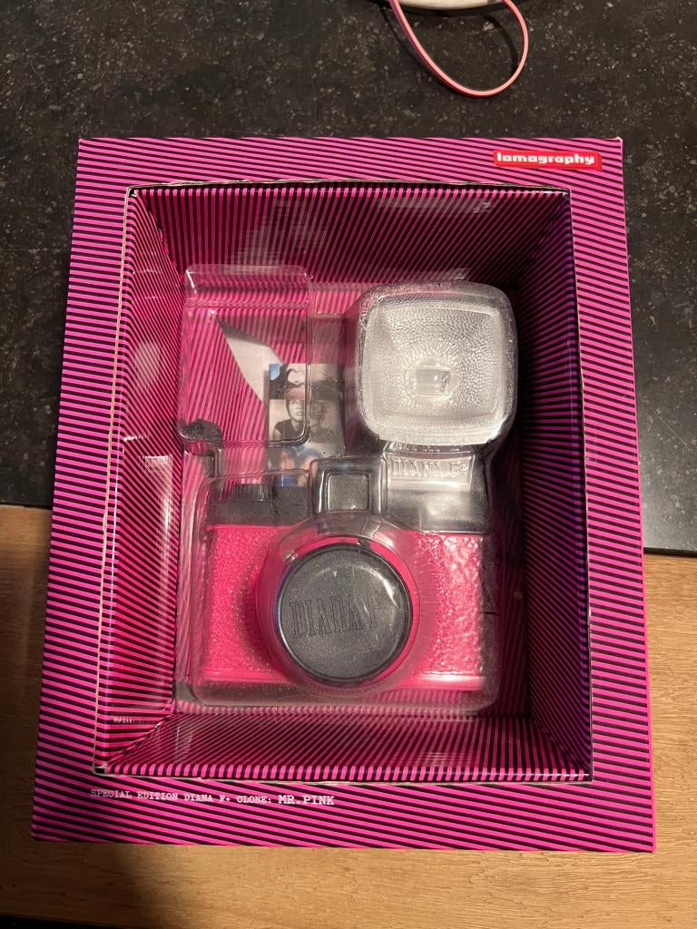 Lomography Diana F+ Mr. Pink originele doos, Audio, Tv en Foto, Spiegelreflex, Geen idee, Ophalen of Verzenden, Zo goed als nieuw