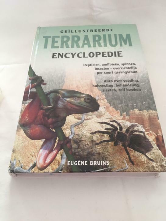 Boek over terrarium dieren met kleurenfoto s encyclopedie15€, Ophalen, Gelezen