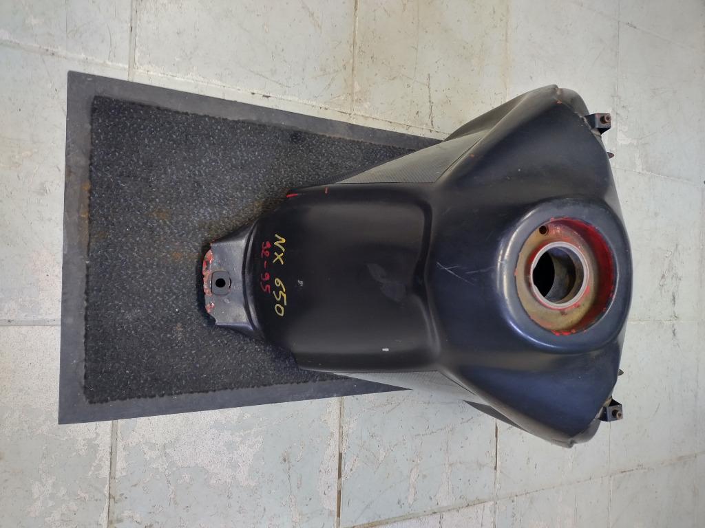 honda dominator 650 van '92-'95 benzinetank, Enlèvement ou Envoi, Utilisé