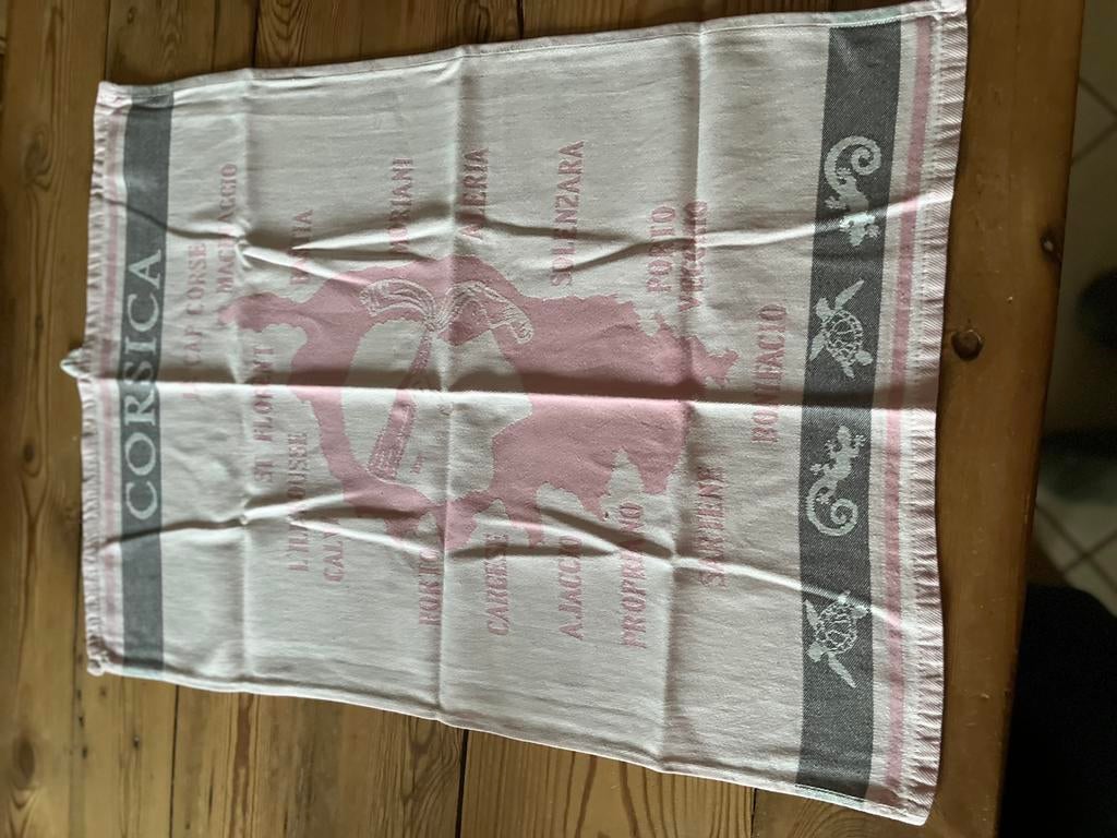 Tafelset of handdoek wijn Corsica Roos, Ophalen, Zo goed als nieuw