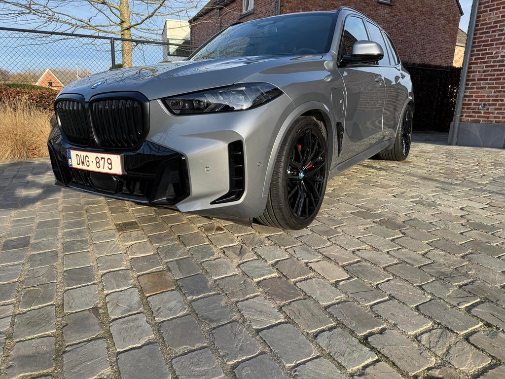 BMW X5/50e M-Pack Pro|Carbon|Trekhk|360|Hud|Skylounge|Softcl, Cuir, Argent ou Gris, Achat, Entretenue par le concessionnaire