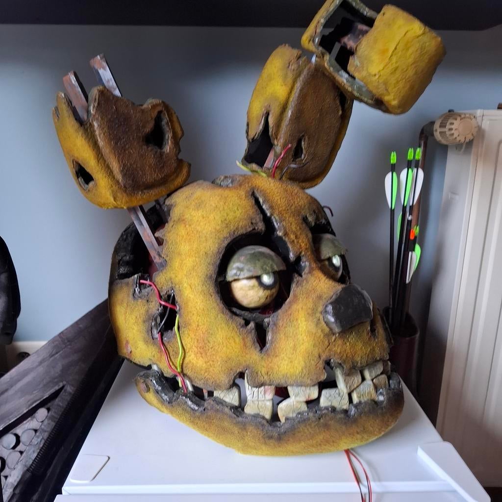 Springtrap hoofd five nights at Freddy's, Hobby & Loisirs créatifs, Costumes, Matériel de théâtre & Jeux de rôle, Enlèvement, Utilisé
