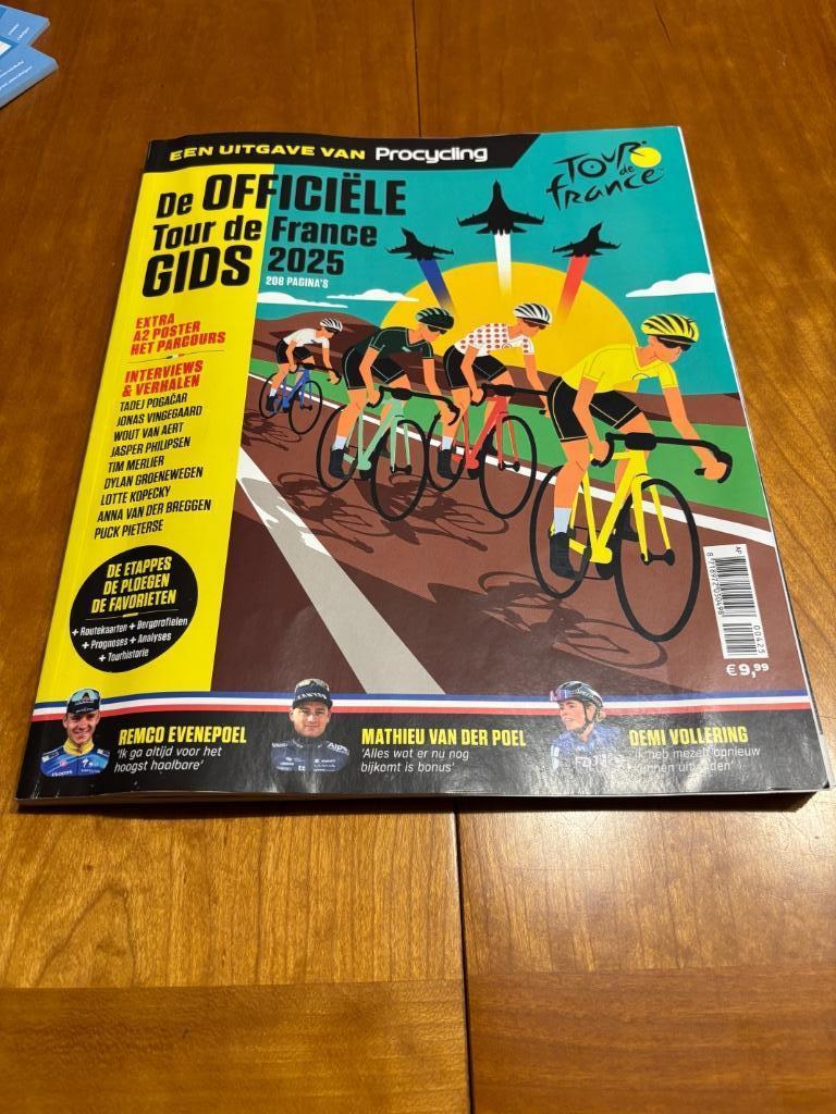 Procycling Officiele tour de France gids 2025 wielrennen, Boeken, Ophalen of Verzenden, Zo goed als nieuw, Sport en Vrije tijd