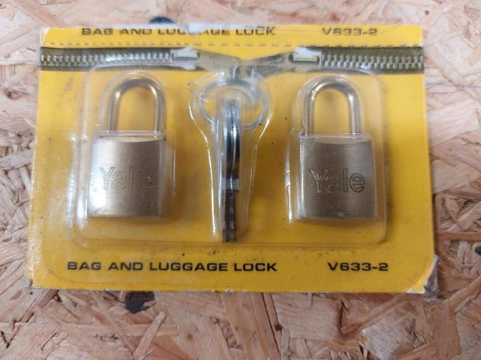2 hangslotjes, Ophalen