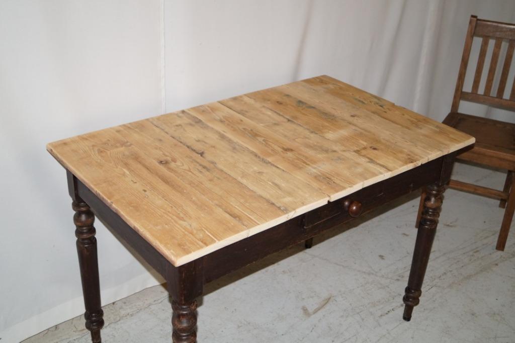 Antieke boeren tafeltje met lade en opgeschuurd blad 111x68, Ophalen