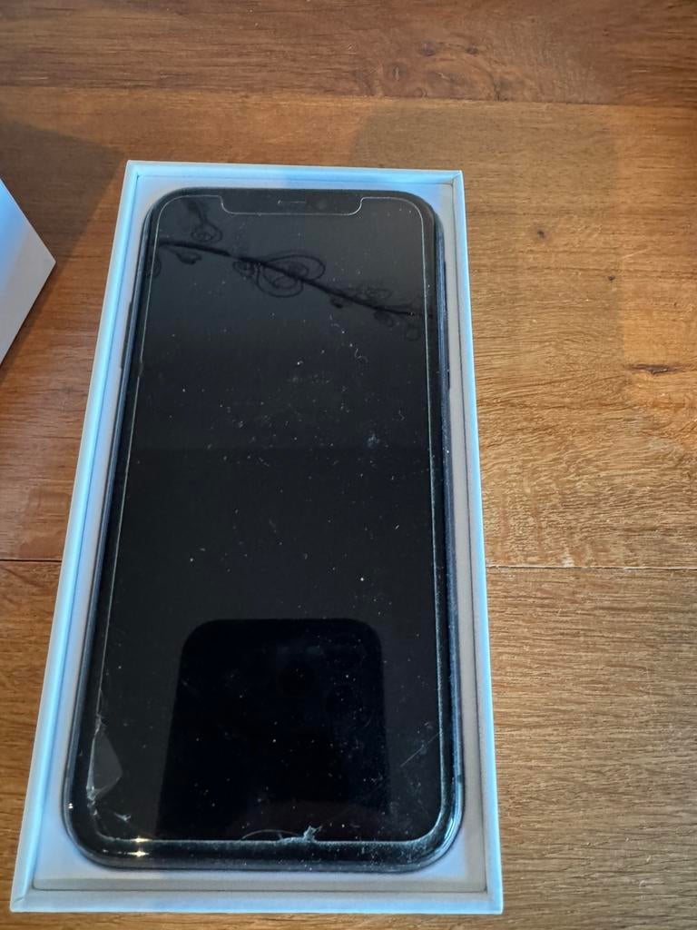 Iphone 11 64 gigas, Avec simlock (verrouillage SIM), Enlèvement ou Envoi, 78 %, IPhone 11