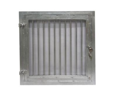 Paarden stalraam openslaand raam met tralies en slot, Dieren en Toebehoren, Stalling