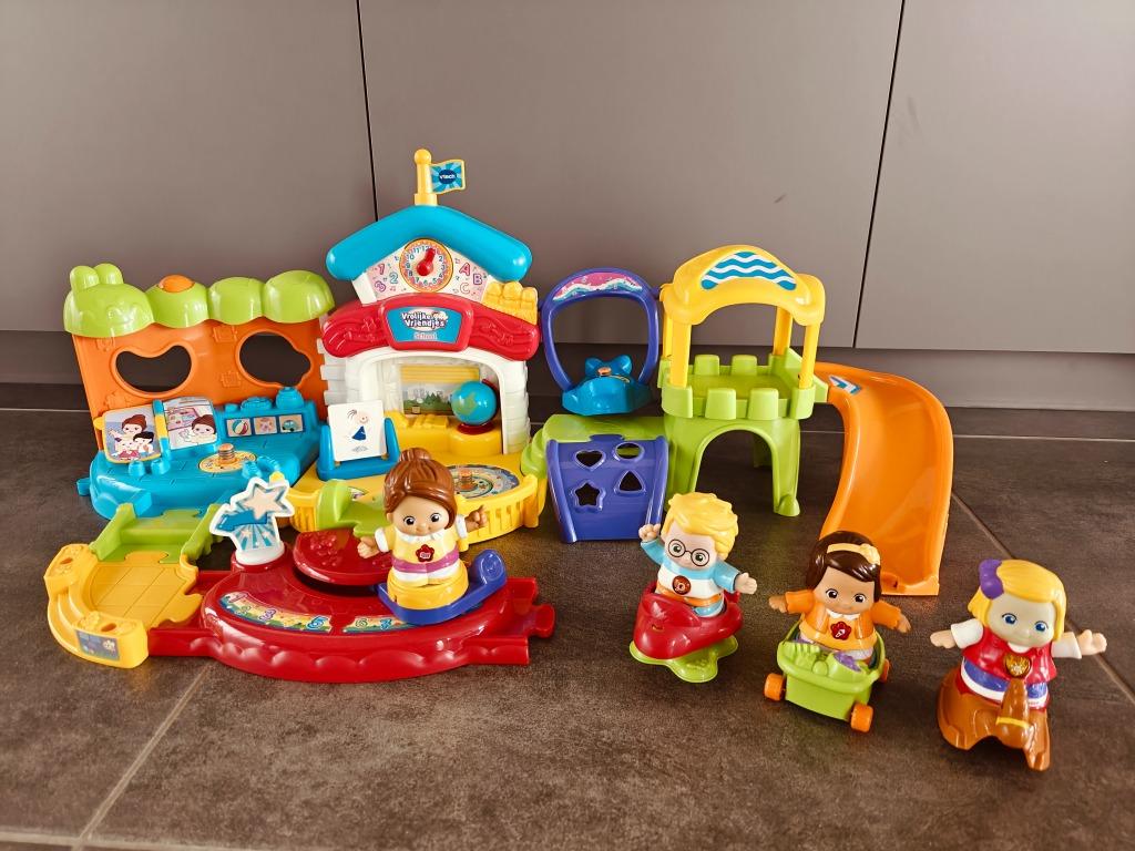 Vtech vrolijke vriendjes school met Juf Laura & 3 vriendjes, Kinderen en Baby's, Speelgoed | Vtech, Ophalen, Gebruikt, 2 tot 4 jaar