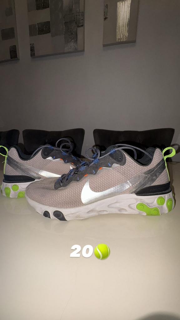 Chaussures nike, Sport en Fitness, Volleybal, Ophalen of Verzenden, Zo goed als nieuw, Schoenen