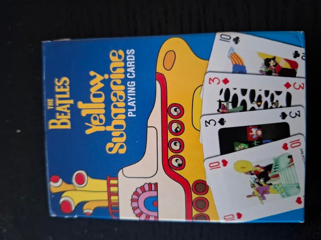 The Beatles : cartes à jouer en forme de sous-marin jaune, Collections, Envoi