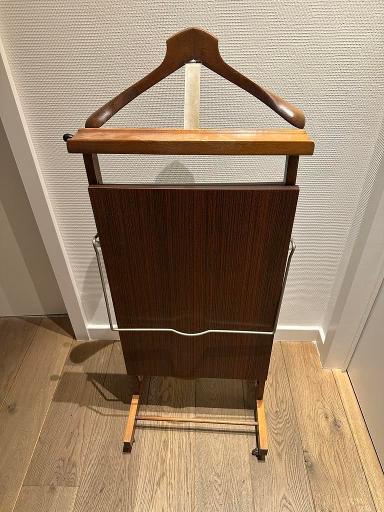 Houten kleerrek / broekenpers, Ophalen, Met wielen, Gebruikt