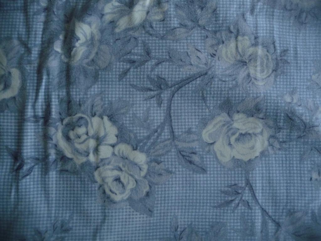 Housse de couette en duvet flanelle fleurie bleu et blanc, Enlèvement ou Envoi, Housse de couette, Comme neuf, Bleu