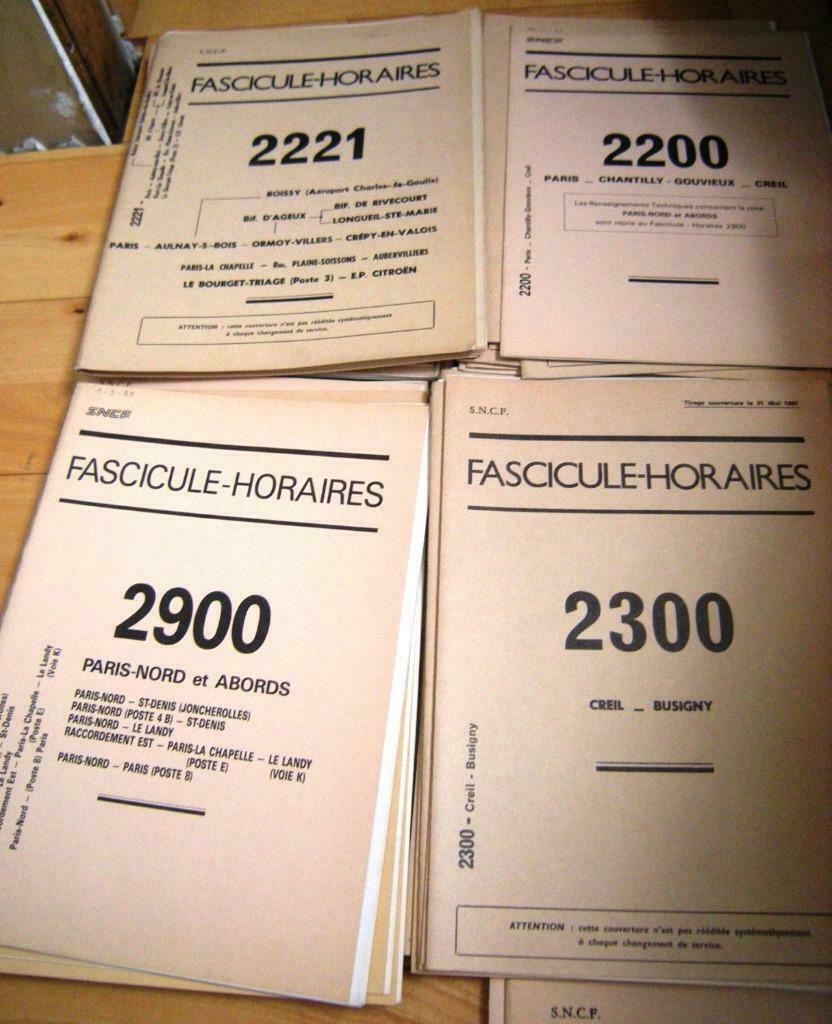 Anciens horaires SNCF  Paris, Verzamelen, Verzenden, Zo goed als nieuw, Trein, Boek of Tijdschrift