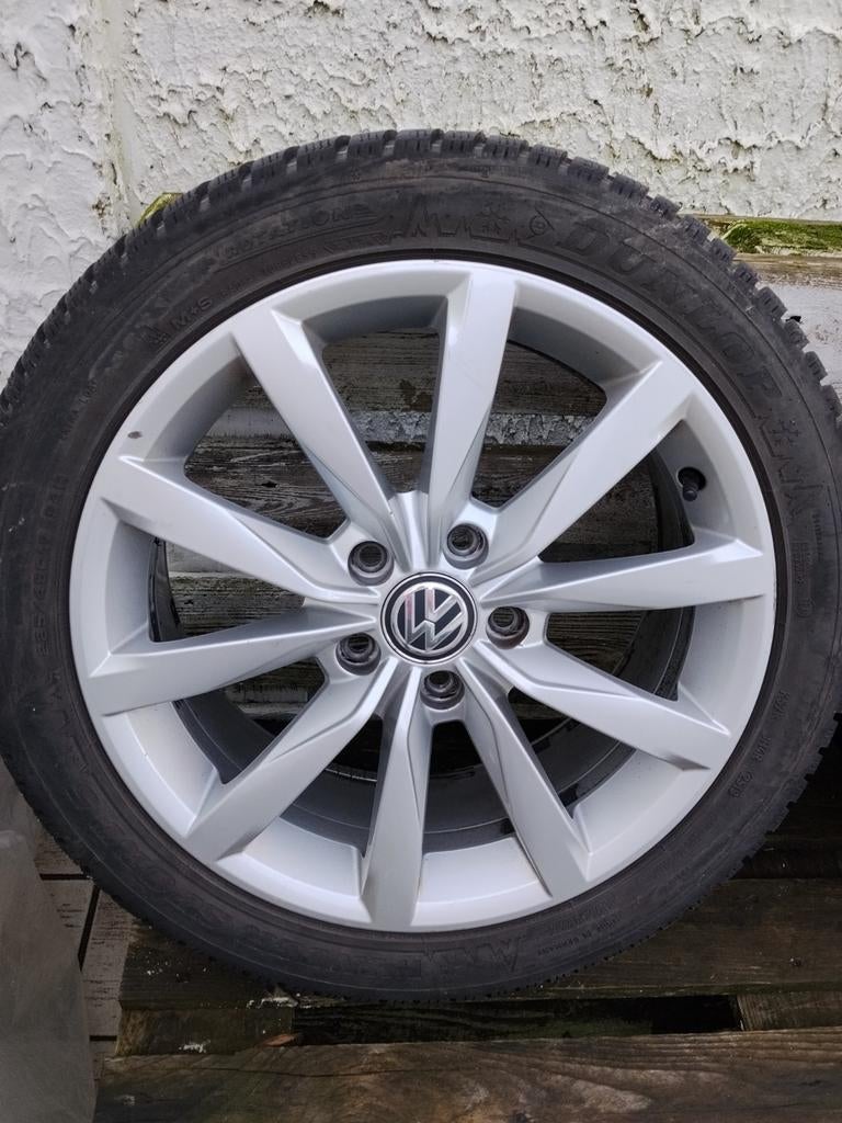 Originele Volkswagen velgen met winterbanden, Ophalen, Gebruikt, Banden en Velgen, 17 inch