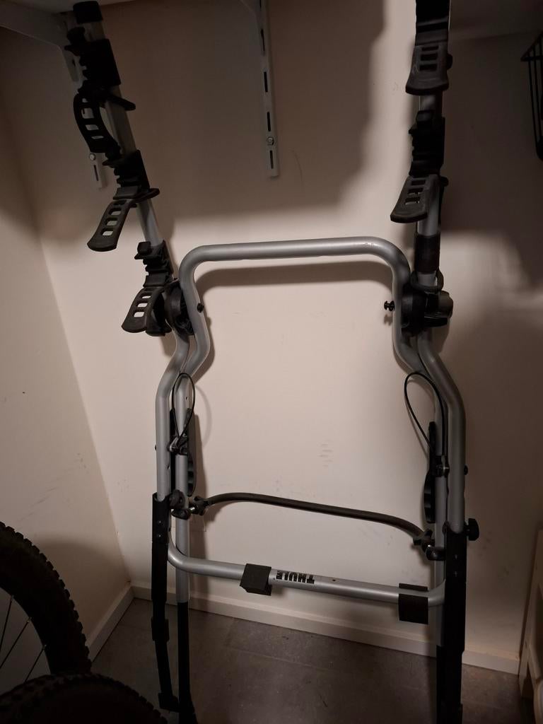 Thule fietsendrager ClipOn 3 9104  voor op kofferdeksel, Ophalen