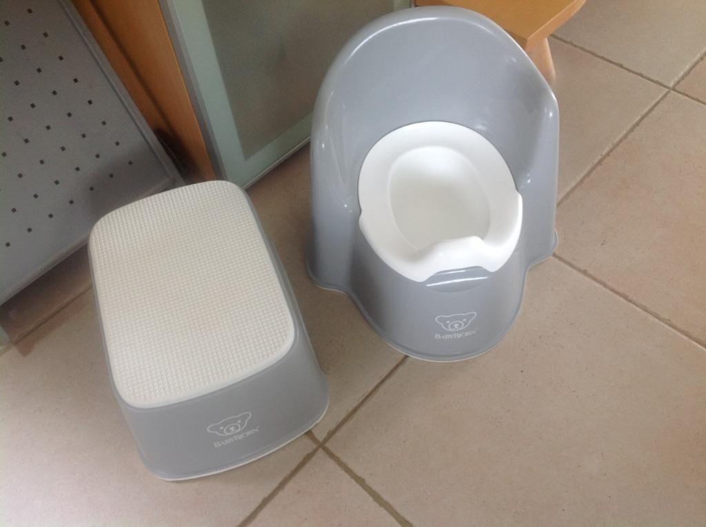 Set cuvette de toilette Babybjörn + escabeau gris, Enlèvement ou Envoi, Comme neuf