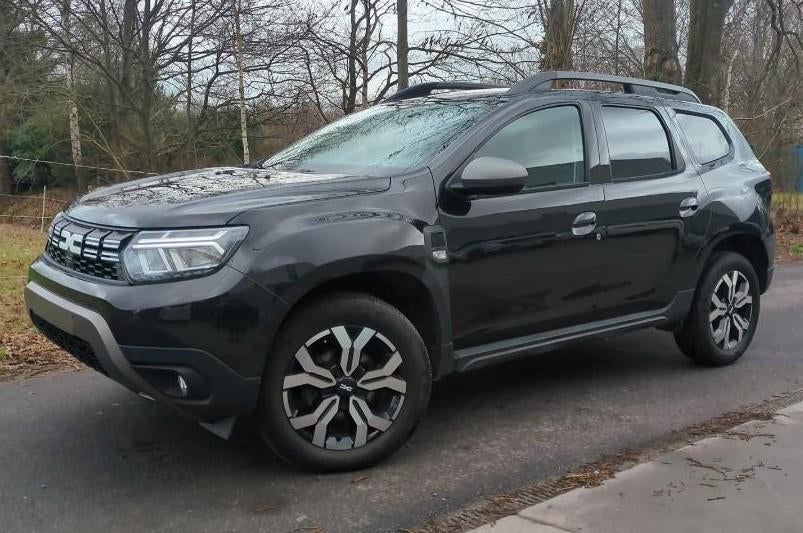 Dacia Duster benzine Automaat Navigatie 360°Camera 2023, Auto's, Dacia, 4 cilinders, Bedrijf, 5 zetels, Dealer onderhouden