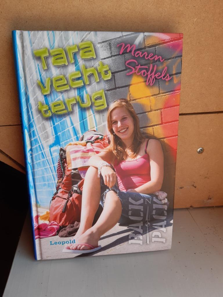 Tara vecht terug, Maren Stoffels, Enlèvement ou Envoi, Fiction, Comme neuf