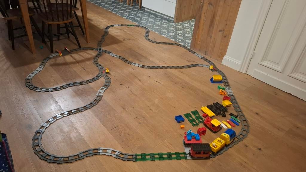 Lego duplo trein set 95 sporen en 2 treinen, Ophalen of Verzenden