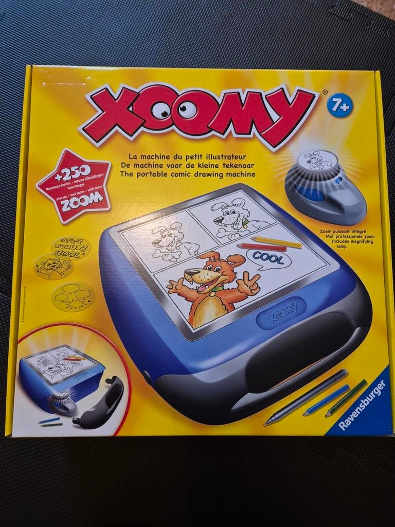 Xoomy tekenprojector (groot)met 250 designs, Ophalen, Zo goed als nieuw