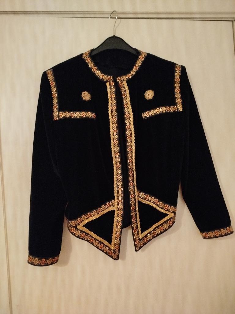 Veste de fête en velours, noire et broderies, Vêtements | Femmes, Autre, Taille 38/40 (M), Enlèvement ou Envoi, Comme neuf