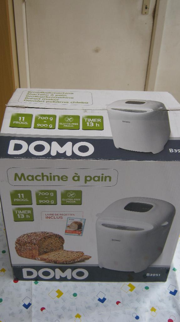 Machine à pain Domo 3951, Electroménager, Plus de 10 programmes, 800 à 1200 grammes de pâte, Enlèvement, Utilisé