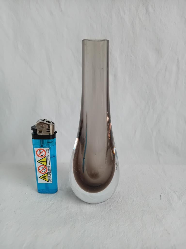 Kleine vaas met gerookte soliflora van Murano, Antiek en Kunst, Antiek | Vazen, Ophalen of Verzenden