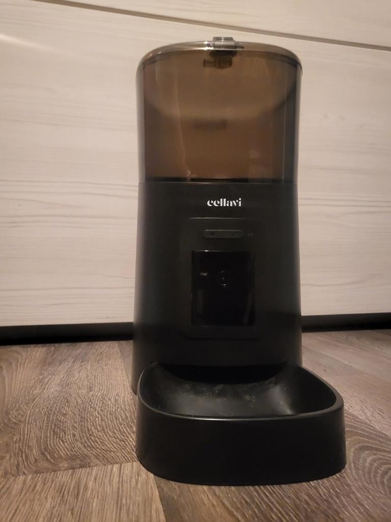 Defect CELLAVI AUTOMATISCHE VOERBAK met camera, Ophalen of Verzenden, Automatisch, Zo goed als nieuw